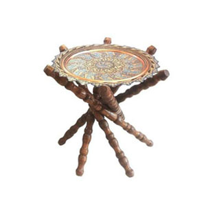 طاولة محفورة 